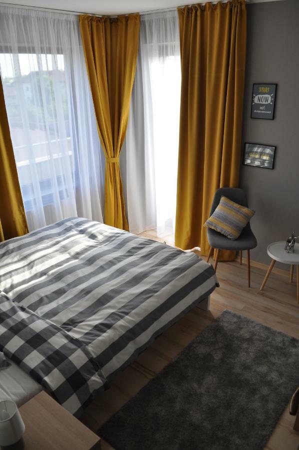 Sleep & Fly Apartment Otopeni Exterior photo